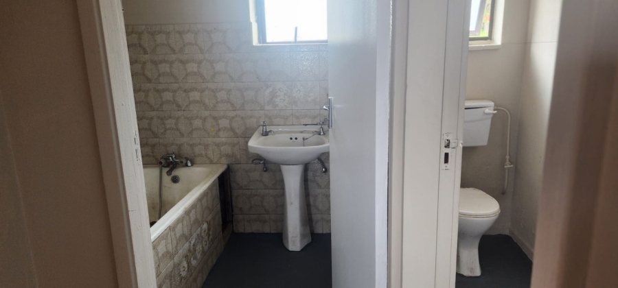 8 Bedroom Property for Sale in Grosvenor KwaZulu-Natal