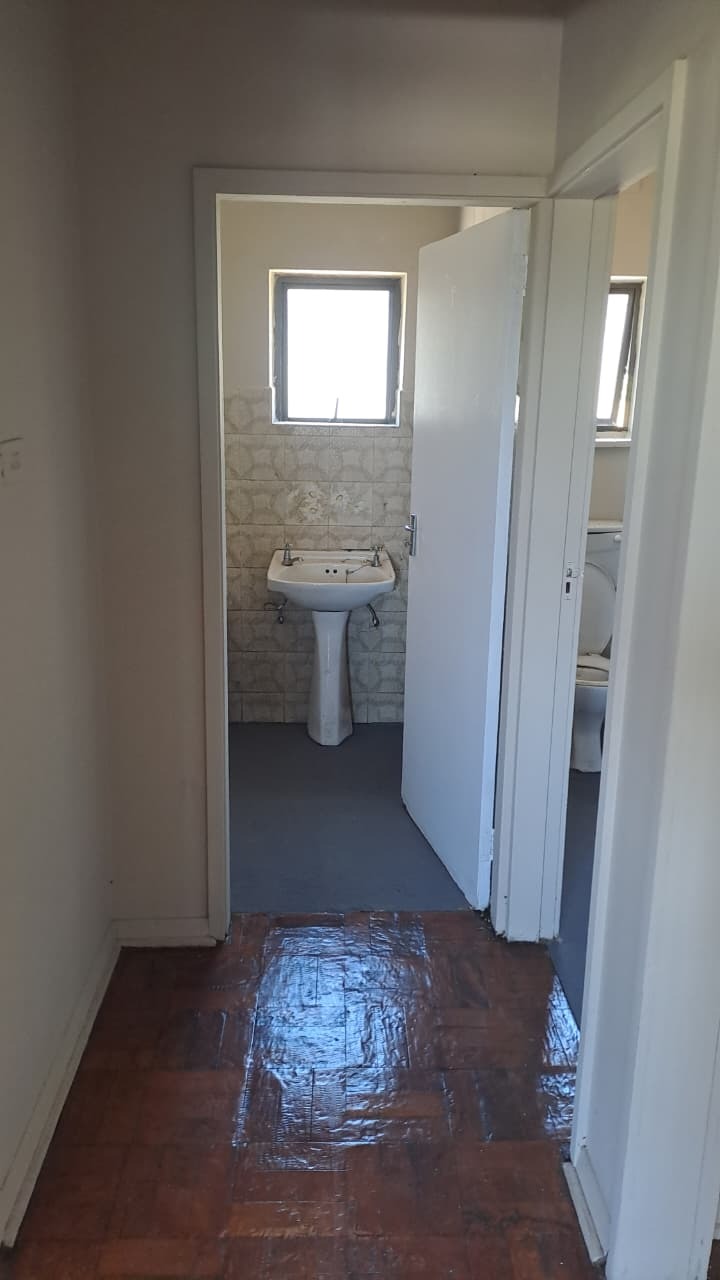 8 Bedroom Property for Sale in Grosvenor KwaZulu-Natal