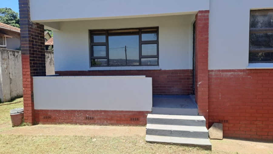 8 Bedroom Property for Sale in Grosvenor KwaZulu-Natal