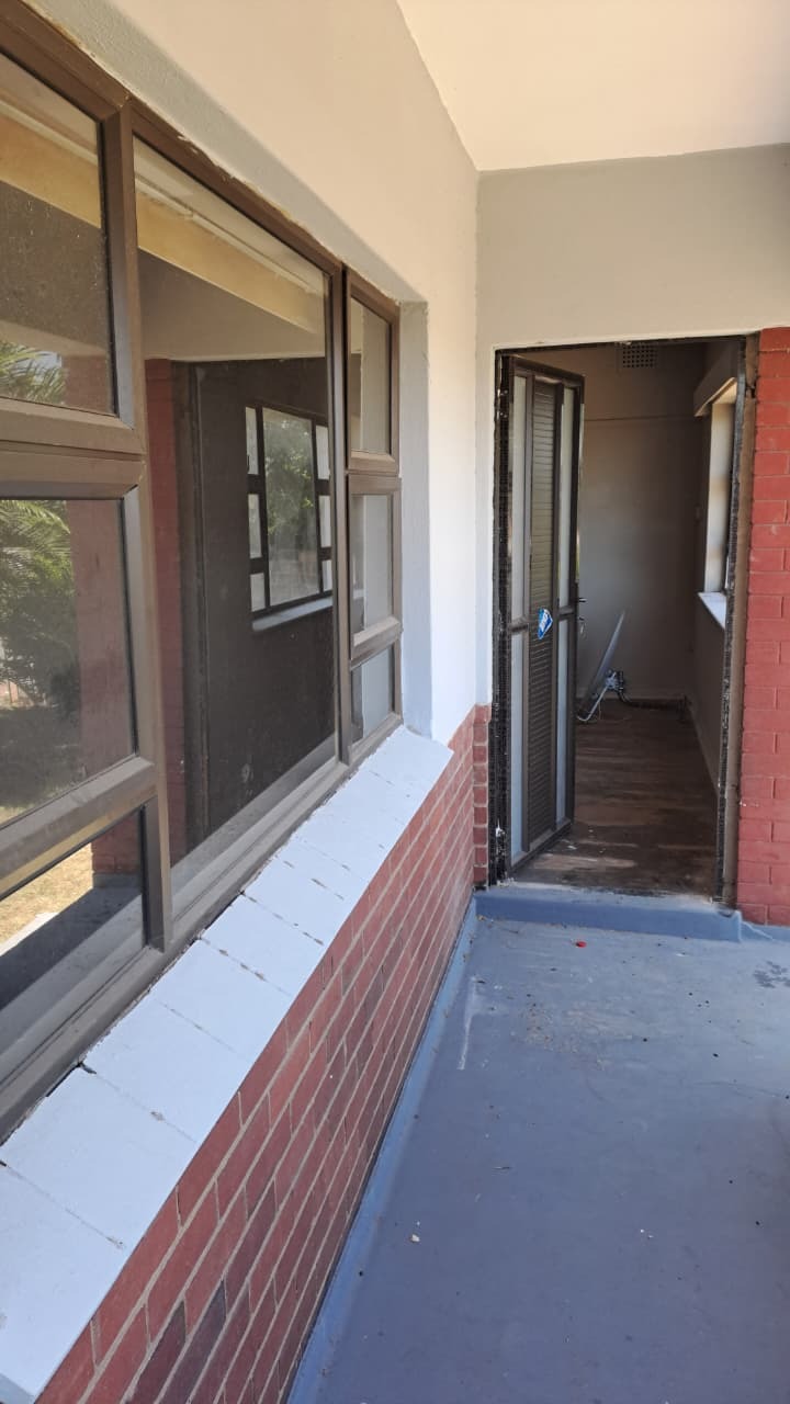 8 Bedroom Property for Sale in Grosvenor KwaZulu-Natal