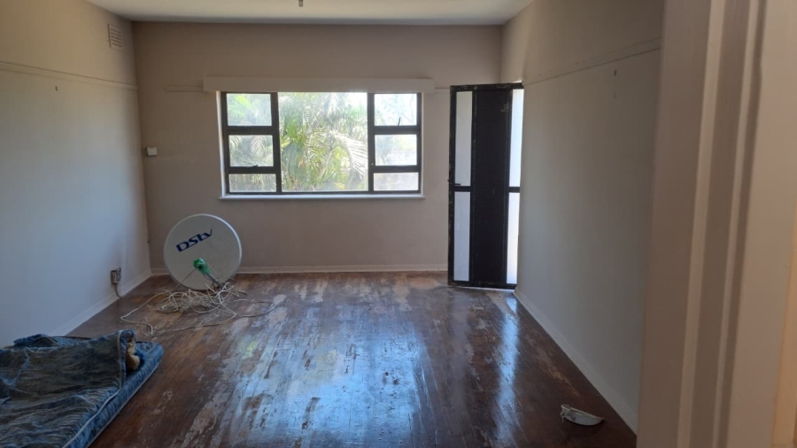 8 Bedroom Property for Sale in Grosvenor KwaZulu-Natal