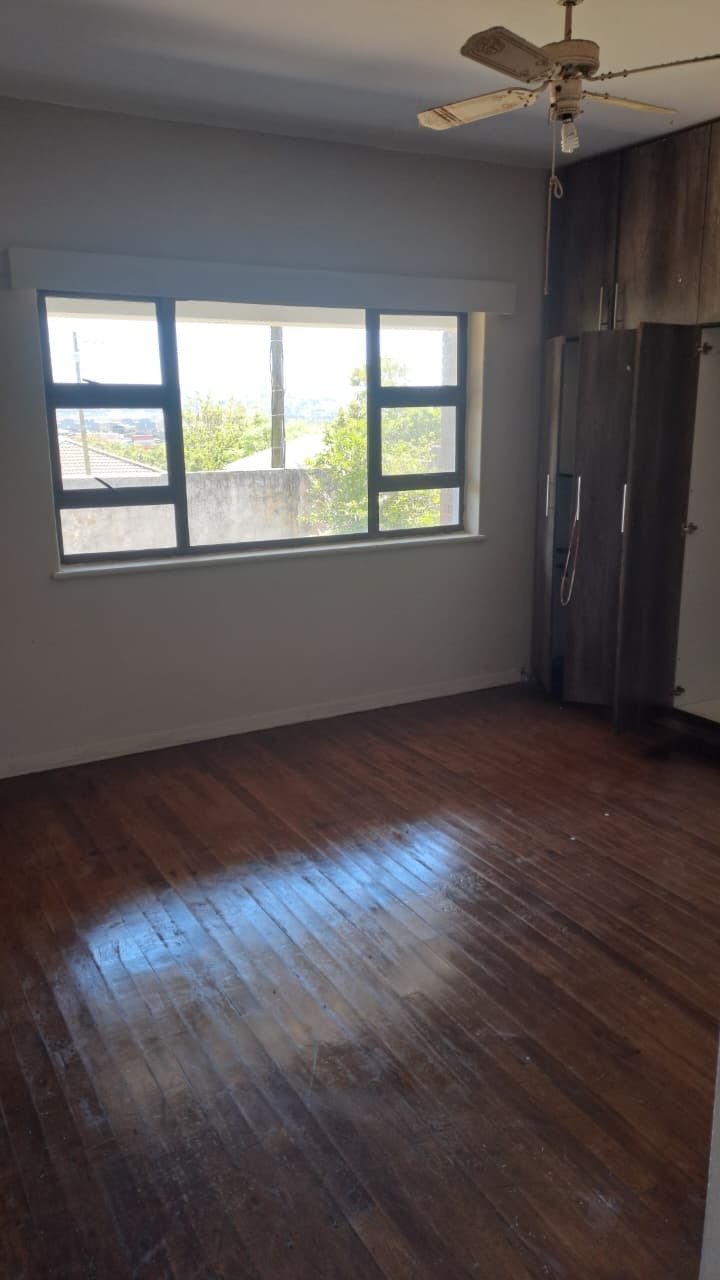 8 Bedroom Property for Sale in Grosvenor KwaZulu-Natal