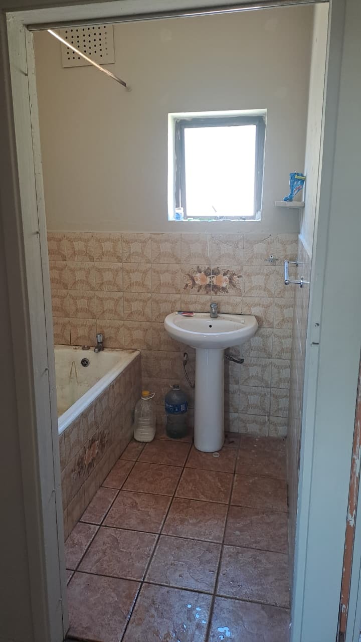 8 Bedroom Property for Sale in Grosvenor KwaZulu-Natal