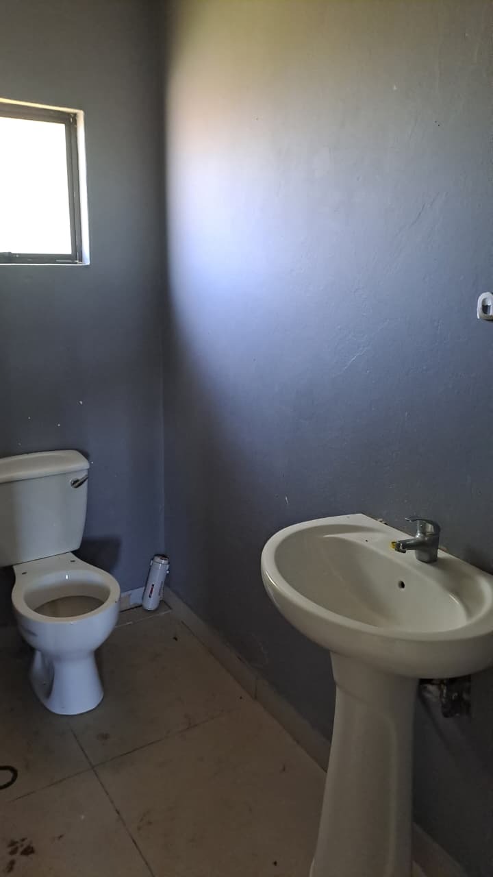 8 Bedroom Property for Sale in Grosvenor KwaZulu-Natal