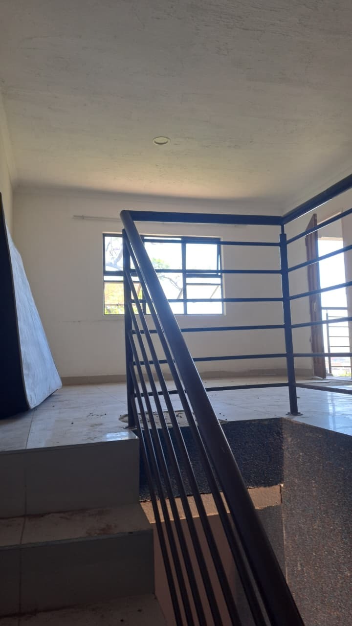 8 Bedroom Property for Sale in Grosvenor KwaZulu-Natal