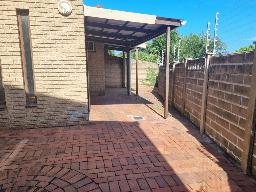 5 Bedroom Property for Sale in Glenwood KwaZulu-Natal