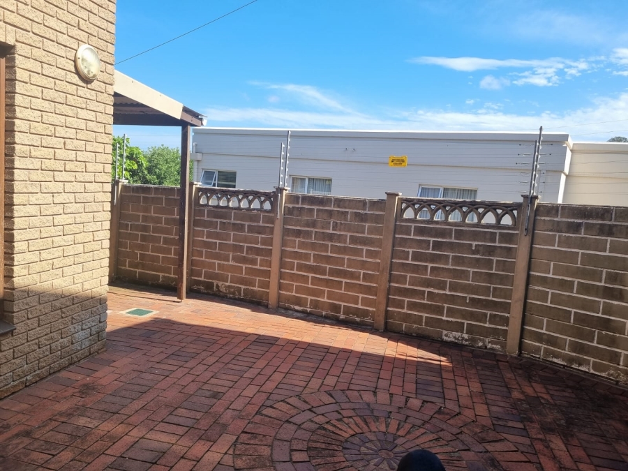 5 Bedroom Property for Sale in Glenwood KwaZulu-Natal