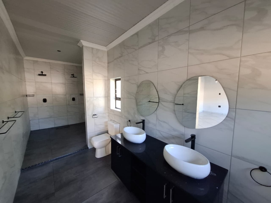 4 Bedroom Property for Sale in Meer En See KwaZulu-Natal