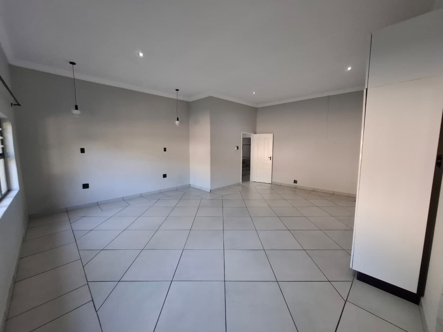 4 Bedroom Property for Sale in Meer En See KwaZulu-Natal