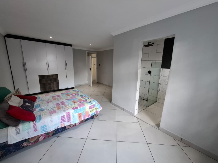 4 Bedroom Property for Sale in Meer En See KwaZulu-Natal