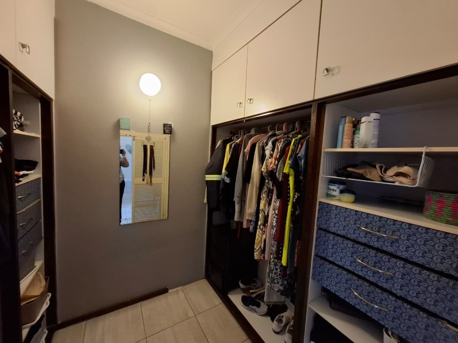 4 Bedroom Property for Sale in Meer En See KwaZulu-Natal