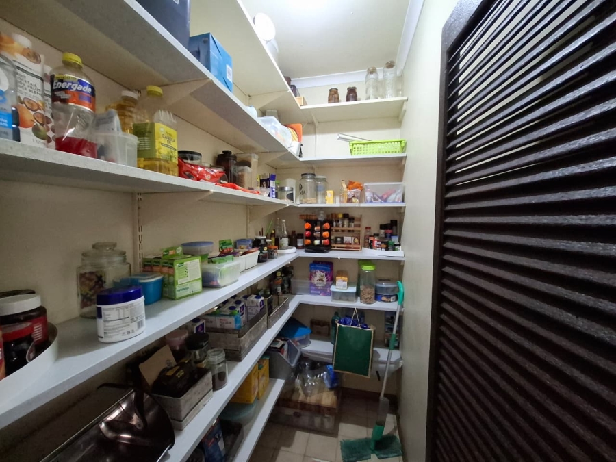 4 Bedroom Property for Sale in Meer En See KwaZulu-Natal