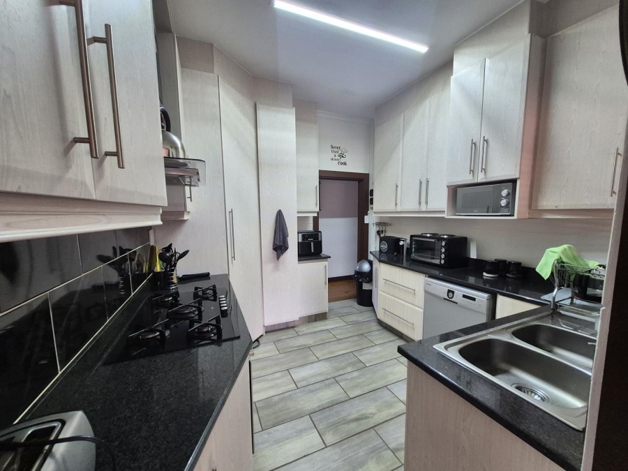 4 Bedroom Property for Sale in Prestbury KwaZulu-Natal