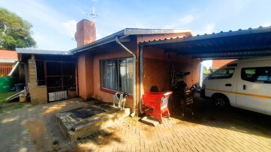 7 Bedroom Property for Sale in Amajuba Park KwaZulu-Natal