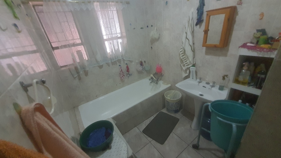 7 Bedroom Property for Sale in Amajuba Park KwaZulu-Natal