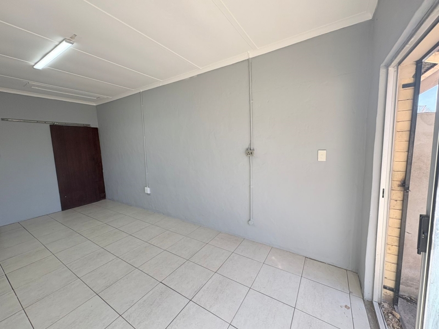 To Let 1 Bedroom Property for Rent in Newcastle KwaZulu-Natal