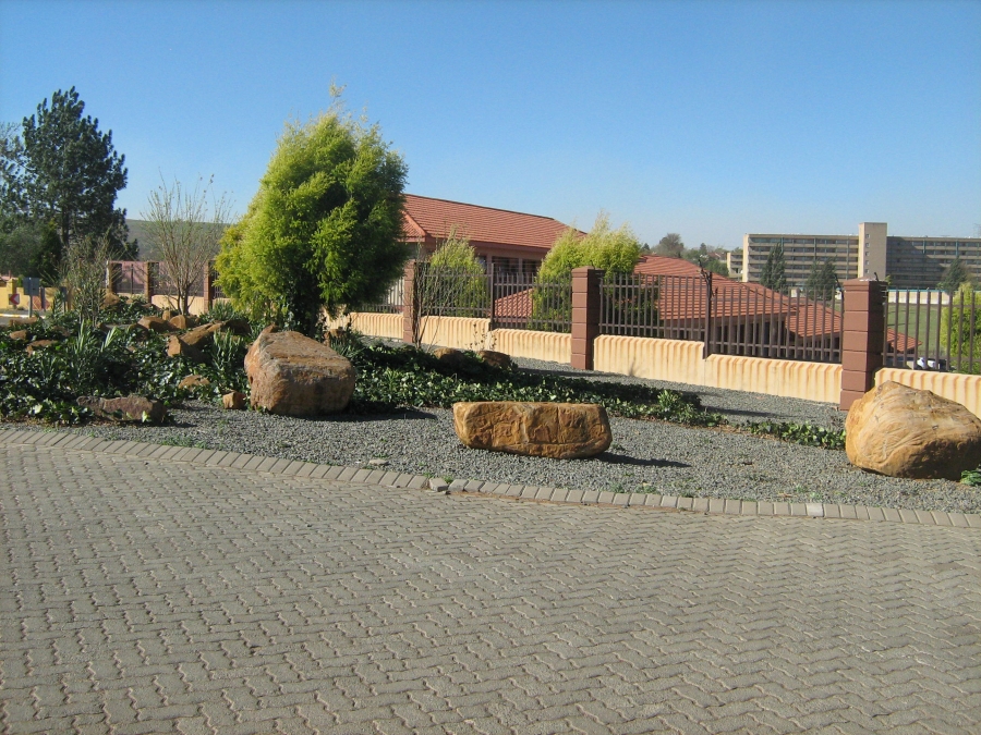 To Let 2 Bedroom Property for Rent in Pioneer Park KwaZulu-Natal