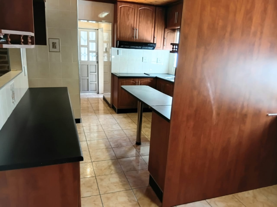 4 Bedroom Property for Sale in Risecliff KwaZulu-Natal