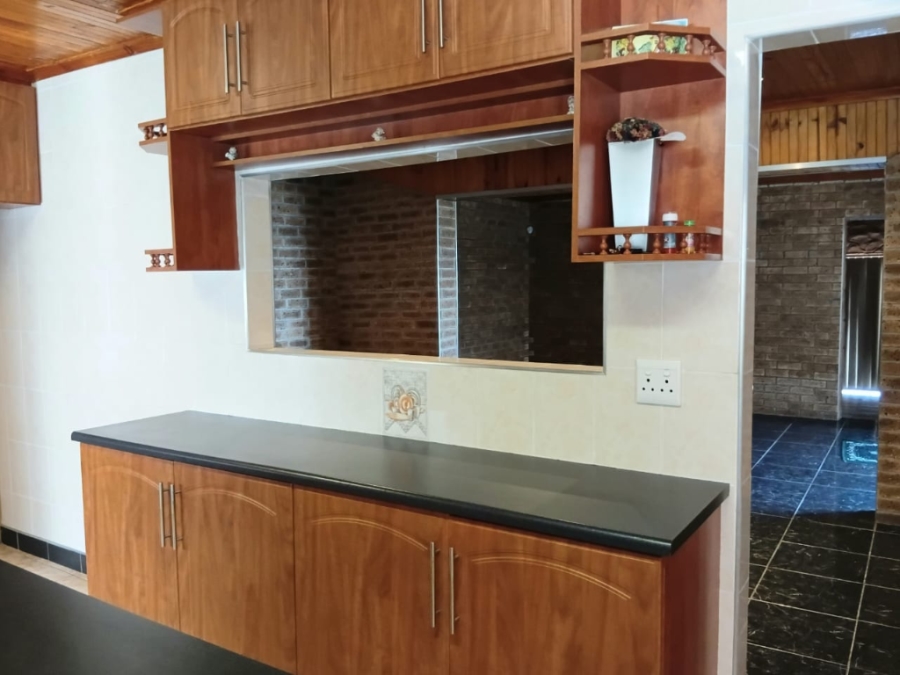 4 Bedroom Property for Sale in Risecliff KwaZulu-Natal