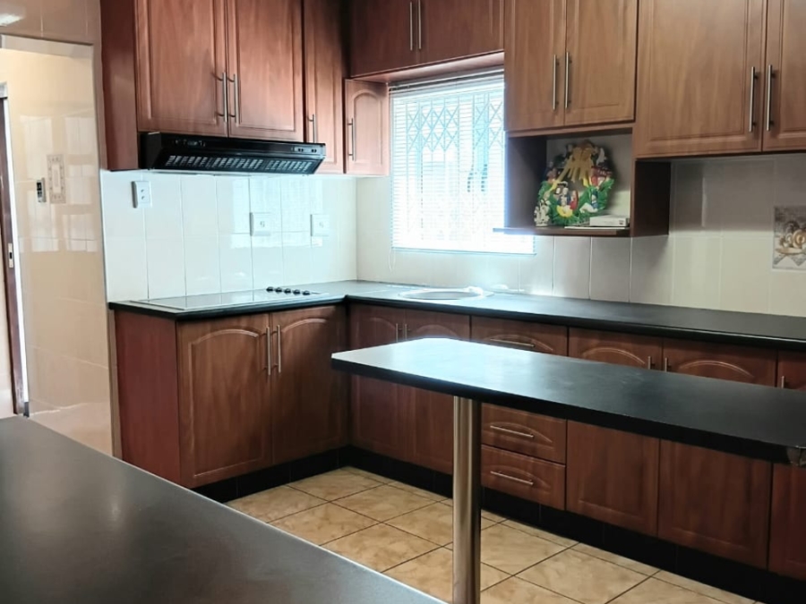 4 Bedroom Property for Sale in Risecliff KwaZulu-Natal