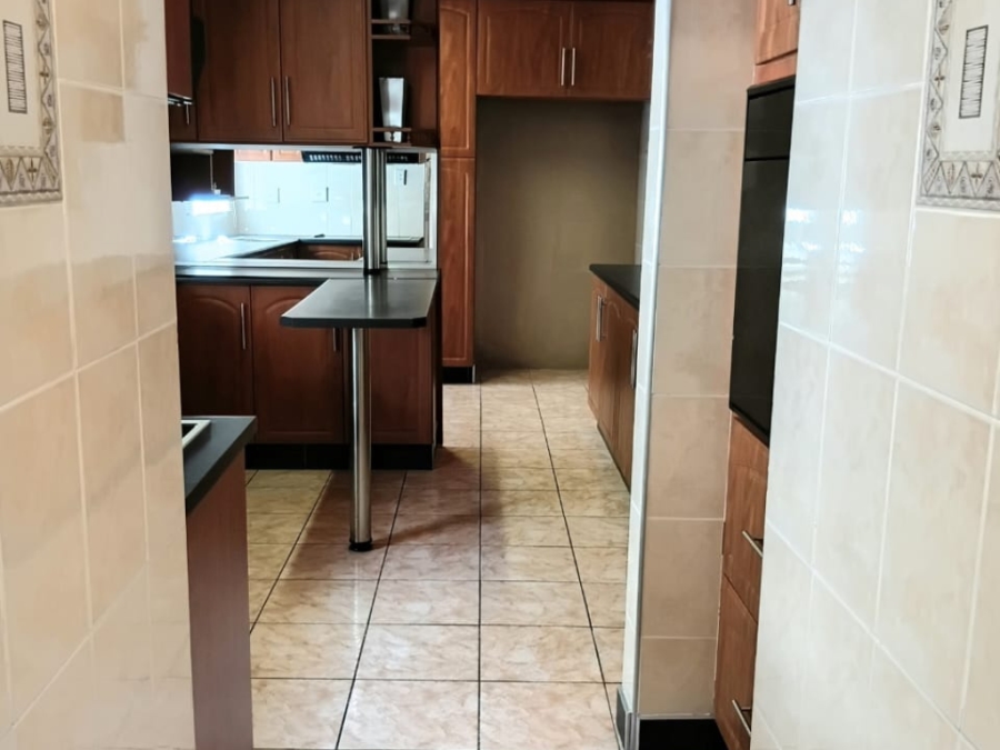 4 Bedroom Property for Sale in Risecliff KwaZulu-Natal