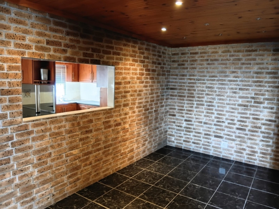 4 Bedroom Property for Sale in Risecliff KwaZulu-Natal