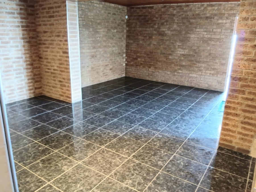 4 Bedroom Property for Sale in Risecliff KwaZulu-Natal