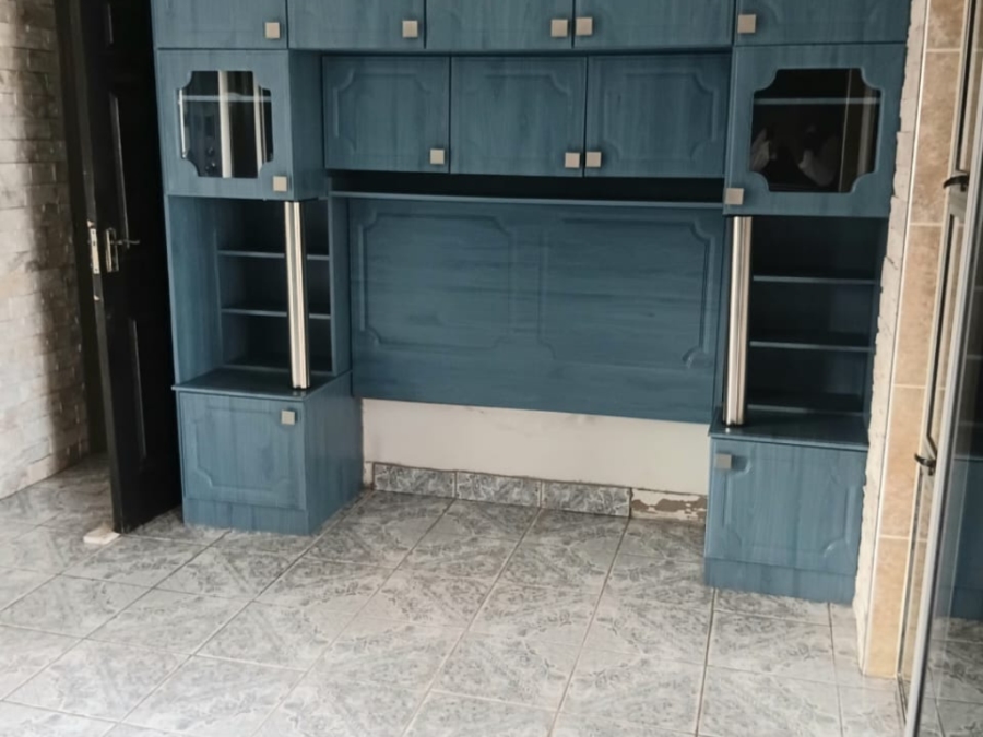 4 Bedroom Property for Sale in Risecliff KwaZulu-Natal