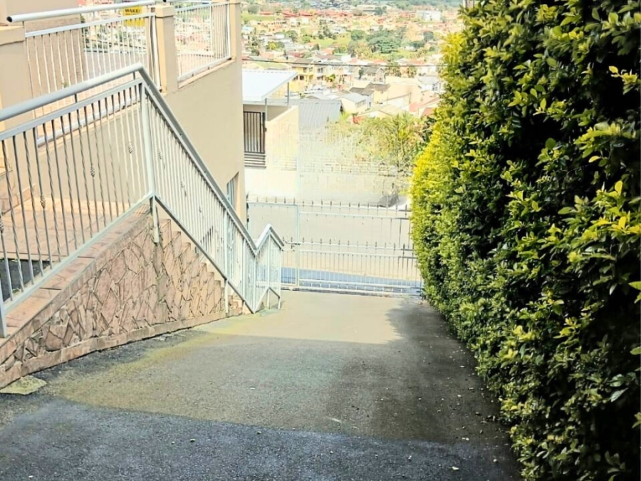 4 Bedroom Property for Sale in Risecliff KwaZulu-Natal