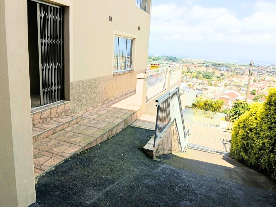 4 Bedroom Property for Sale in Risecliff KwaZulu-Natal