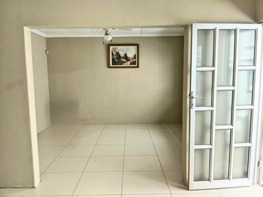 4 Bedroom Property for Sale in Risecliff KwaZulu-Natal