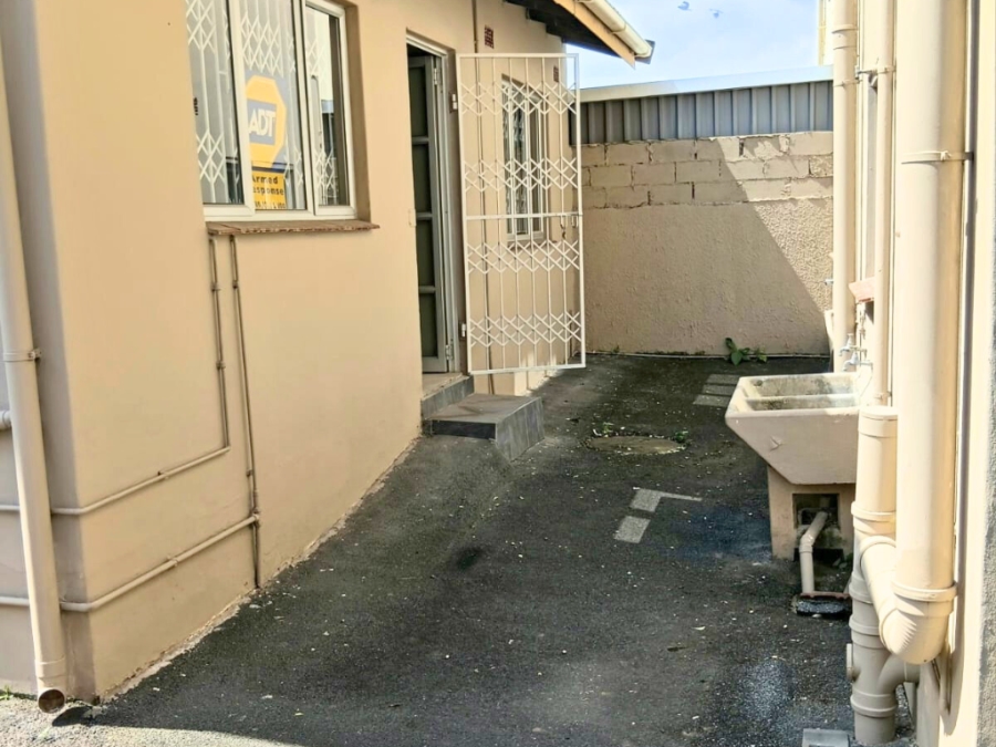 4 Bedroom Property for Sale in Risecliff KwaZulu-Natal