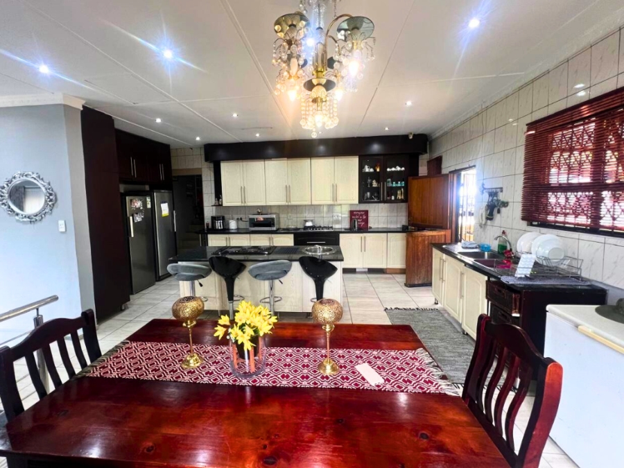 5 Bedroom Property for Sale in Raisethorpe KwaZulu-Natal