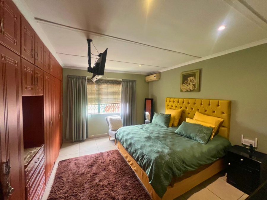 5 Bedroom Property for Sale in Raisethorpe KwaZulu-Natal