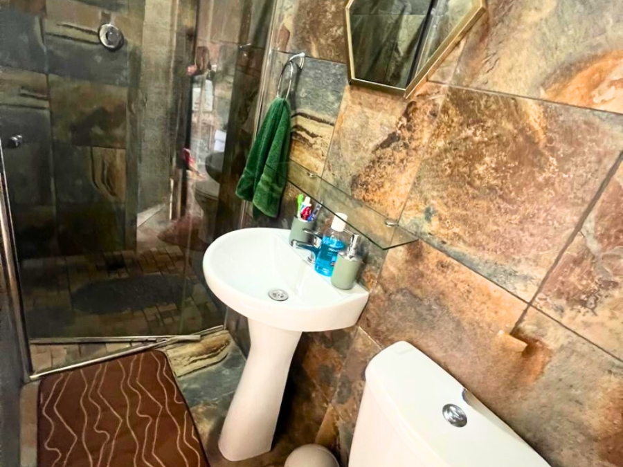 5 Bedroom Property for Sale in Raisethorpe KwaZulu-Natal