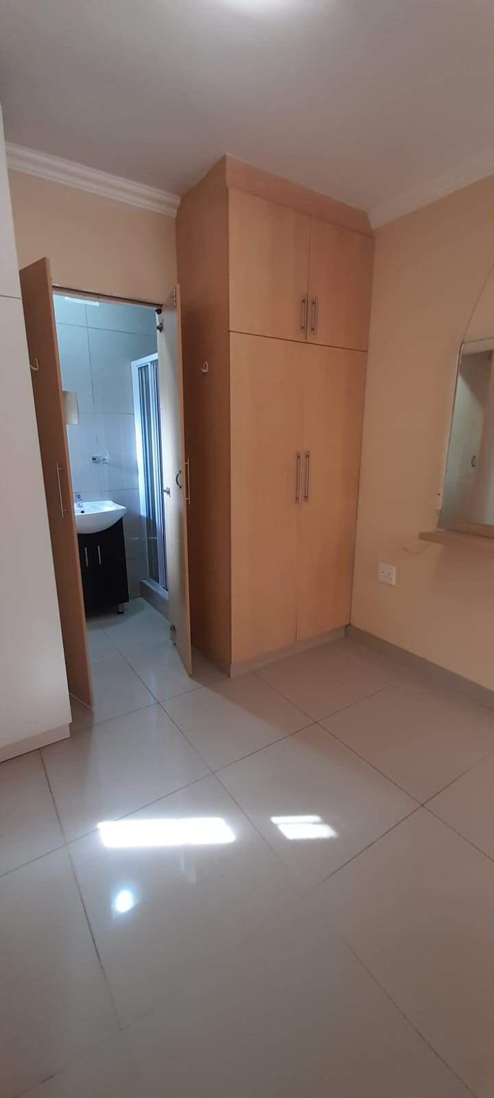 To Let 1 Bedroom Property for Rent in Dunveria KwaZulu-Natal