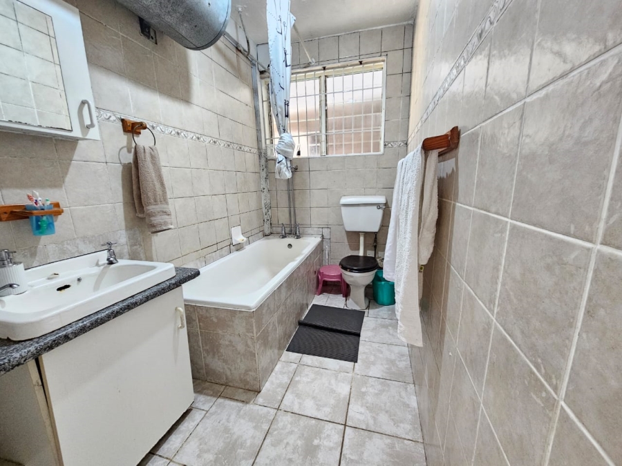 1 Bedroom Property for Sale in Pinetown KwaZulu-Natal