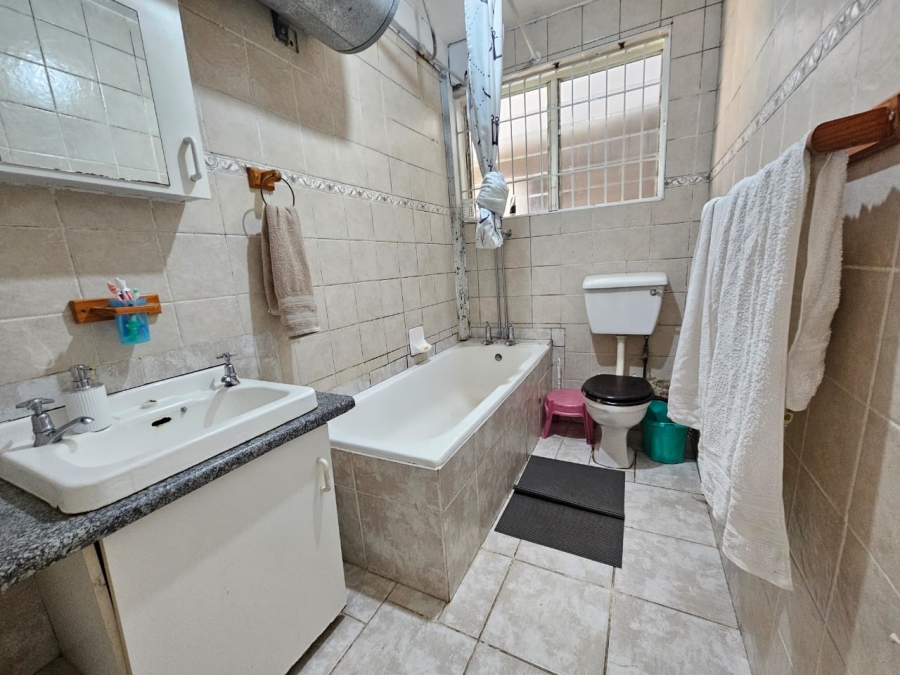 1 Bedroom Property for Sale in Pinetown KwaZulu-Natal