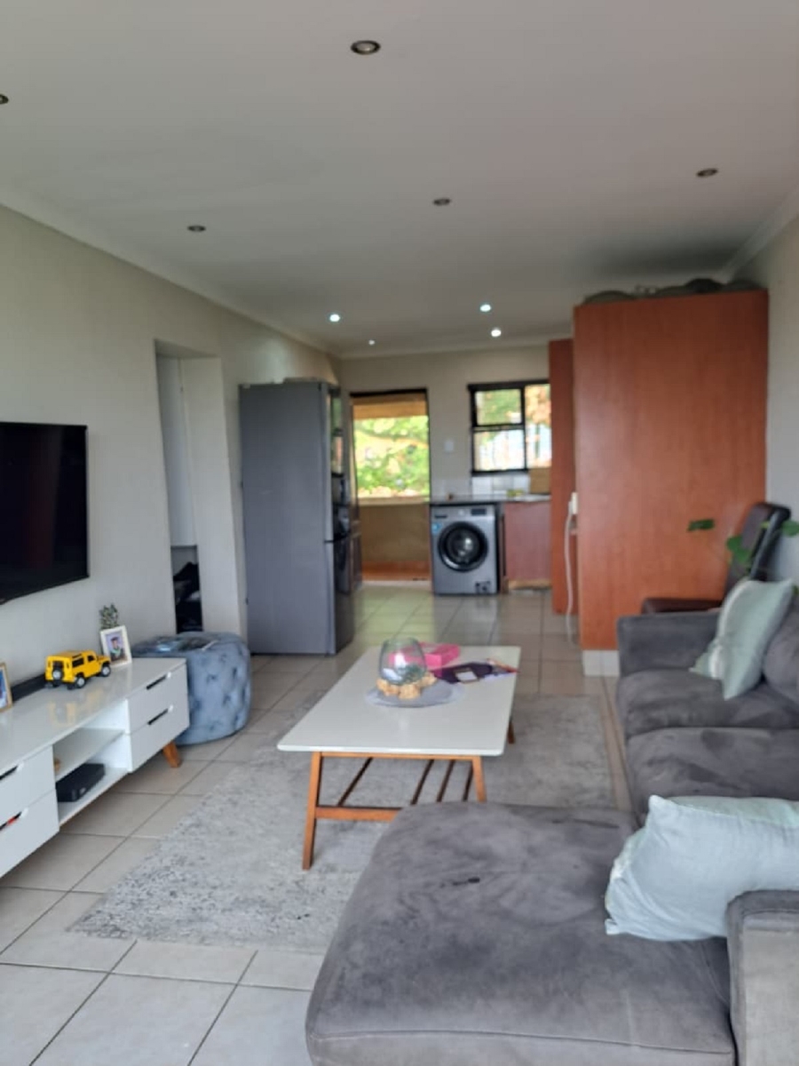 To Let 3 Bedroom Property for Rent in Montclair KwaZulu-Natal