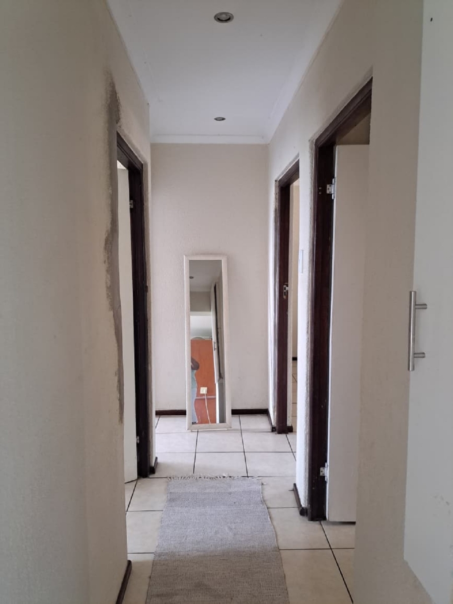 To Let 3 Bedroom Property for Rent in Montclair KwaZulu-Natal