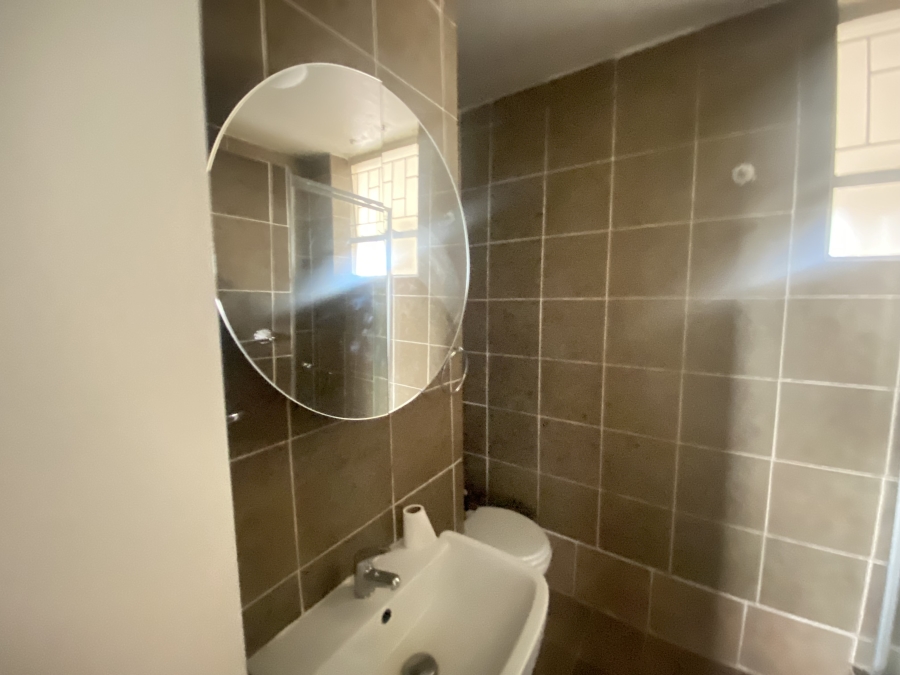 1 Bedroom Property for Sale in Scottsville KwaZulu-Natal