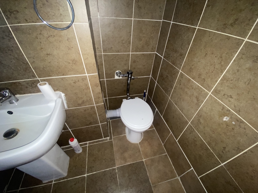 1 Bedroom Property for Sale in Scottsville KwaZulu-Natal