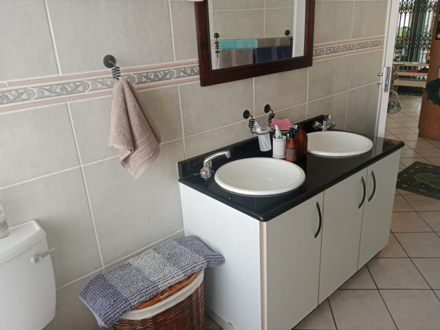 4 Bedroom Property for Sale in Meer En See KwaZulu-Natal