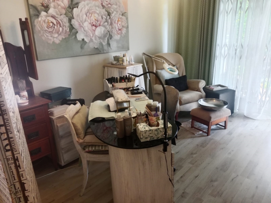 4 Bedroom Property for Sale in Meer En See KwaZulu-Natal