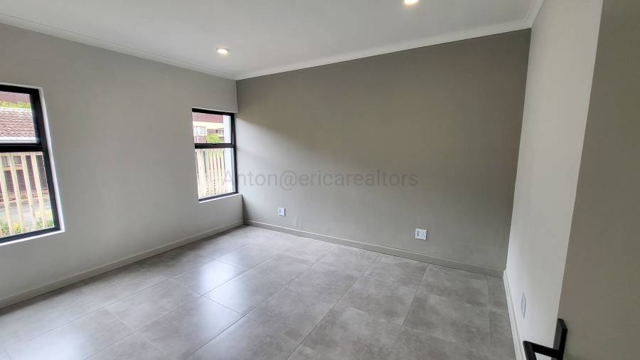 1 Bedroom Property for Sale in Westbrook KwaZulu-Natal