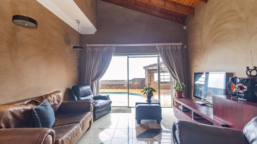 4 Bedroom Property for Sale in Treasure Beach KwaZulu-Natal