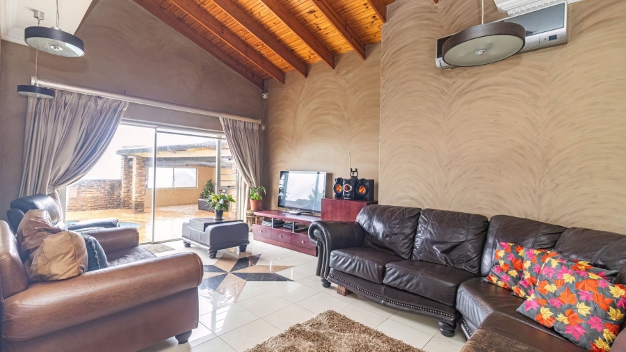 4 Bedroom Property for Sale in Treasure Beach KwaZulu-Natal