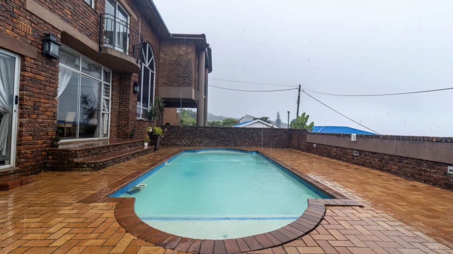 4 Bedroom Property for Sale in Treasure Beach KwaZulu-Natal