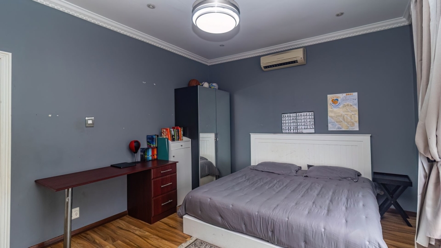 4 Bedroom Property for Sale in Treasure Beach KwaZulu-Natal