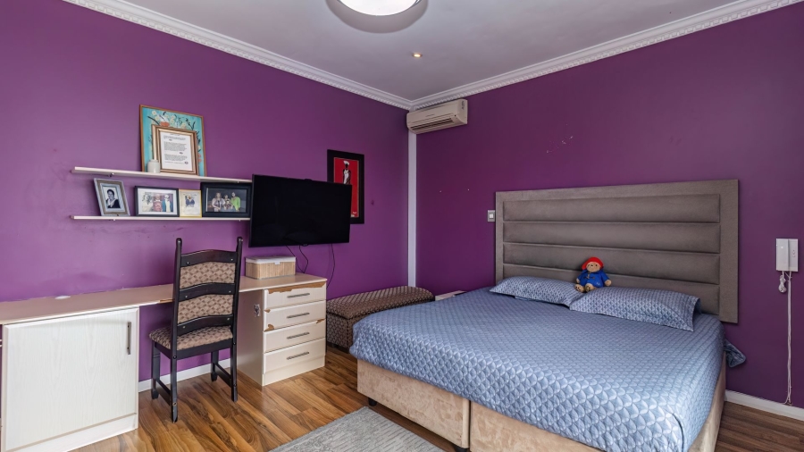 4 Bedroom Property for Sale in Treasure Beach KwaZulu-Natal